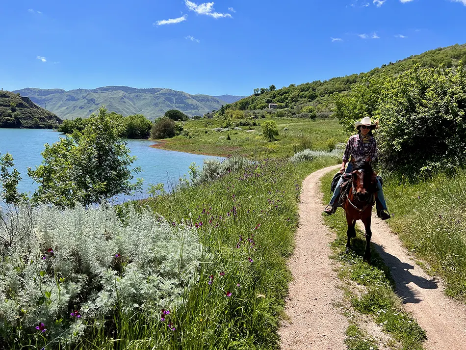 Sikani Horse Trek Sicily - Monti Sicani lake